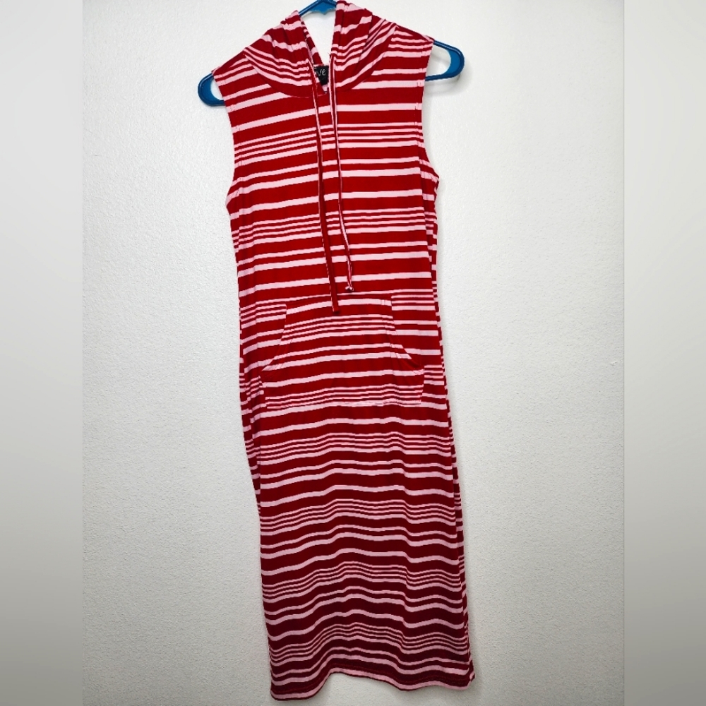 Red & White Maxi Dress Size Medium Brand Love With Front Pocket & A Hood